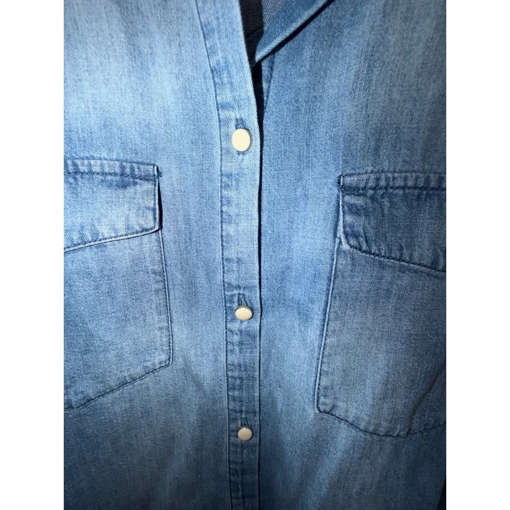J.Crew Denim Shirt Womens 12 Light Wash Pearl Button Western Cotton Top - Picture 5 of 10